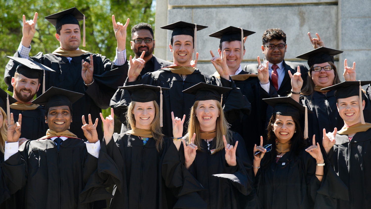 Online MBA vs Regular MBA: Which Is Better for Fresh Graduates in 2026?